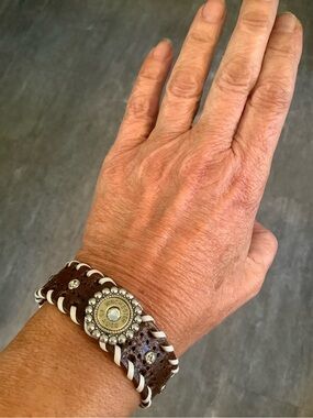 Winchester cuff, up to 6” wrist